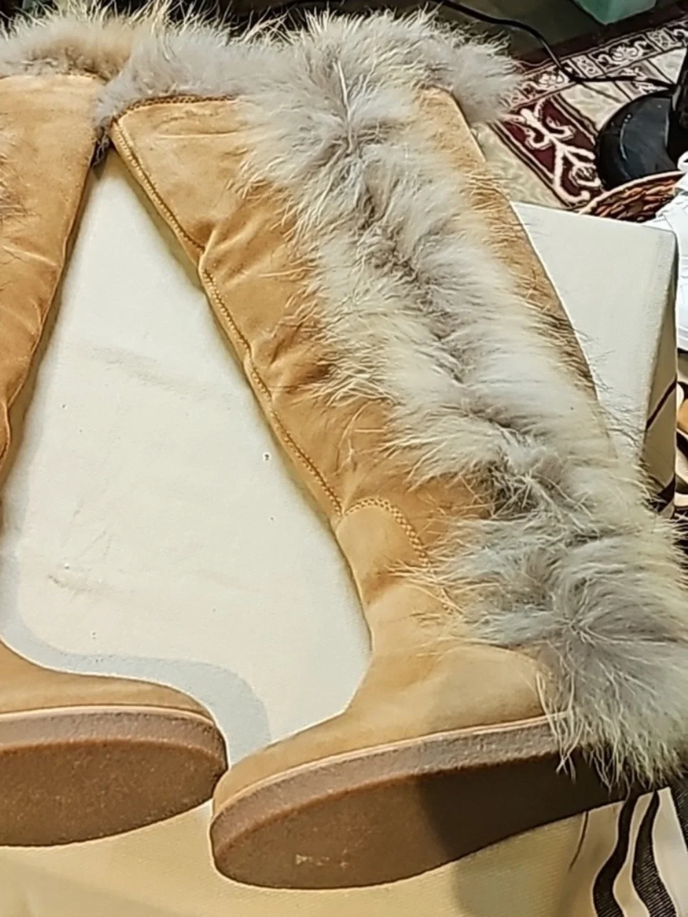 Koolaburra stylish tan